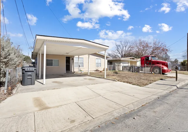 Photo 3 of Single family home for sale at 615 Overhill Dr, San Antonio, TX 78228 | MLS# 1937856 | Listing updated on 2026-08-10