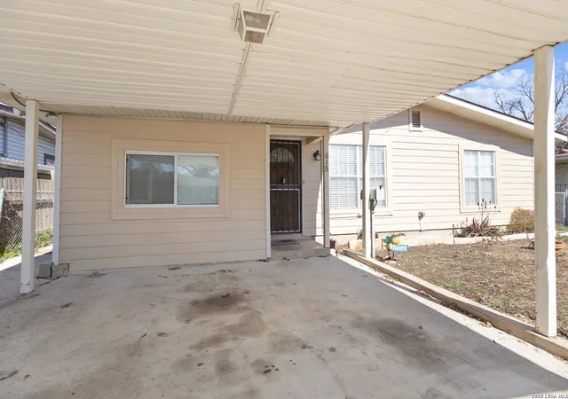 Photo 3 of Single family home for sale at 615 Overhill Dr, San Antonio, TX 78228 | MLS# 1937856 | Listing updated on 2026-08-10