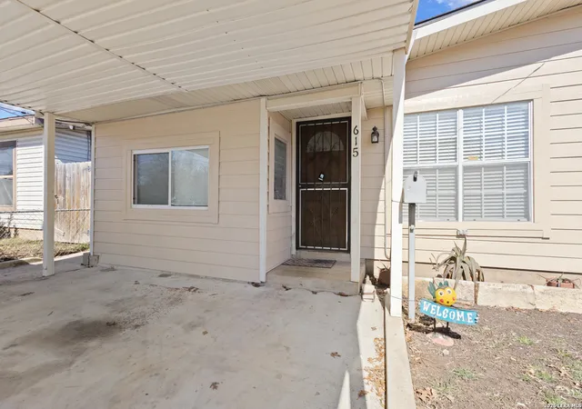 Photo 4 of Single family home for sale at 615 Overhill Dr, San Antonio, TX 78228 | MLS# 1937856 | Listing updated on 2026-08-10
