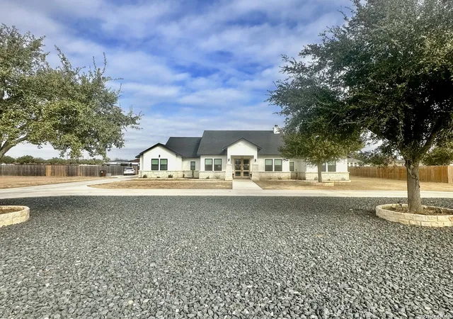 Homes for sale in Lytle, TX | 109 W Medium Meadow, Lytle, TX 78052 | MLS# 1937863