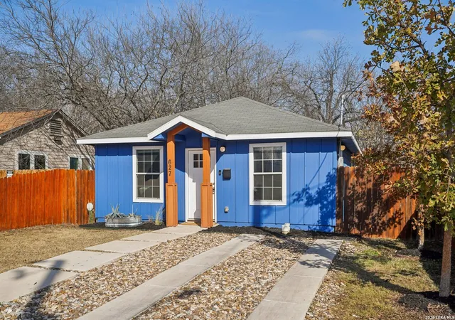 Homes for sale in San Antonio, TX | 627 Blaine, San Antonio, TX 78202 | MLS# 1937873