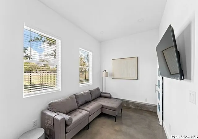 Photo 4 of House for sale at 316 Toledo St, San Antonio, TX 78203 | MLS# 1937892 | Listing updated on 2026-02-10