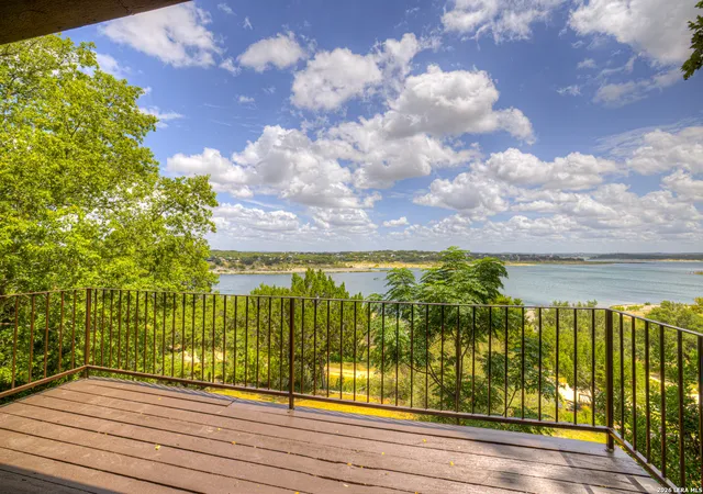 Photo 4 of Single family home for sale at 937 Hillcrest, Canyon Lake, TX 78133 | MLS# 1937909 | Listing updated on 2026-09-09