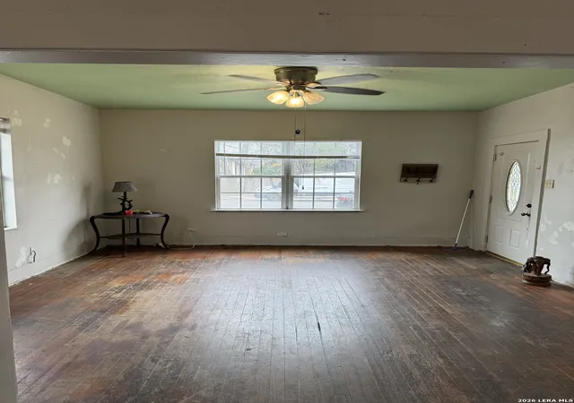 3rd image of 318 Devine St, San Antonio, TX 78210 | MLS# 1937971