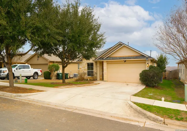 Photo 2 of Sale Pending at 414 Brazoria Trl, San Marcos, TX 78666 | MLS# 1938028 | Listing updated on 2026-03-11