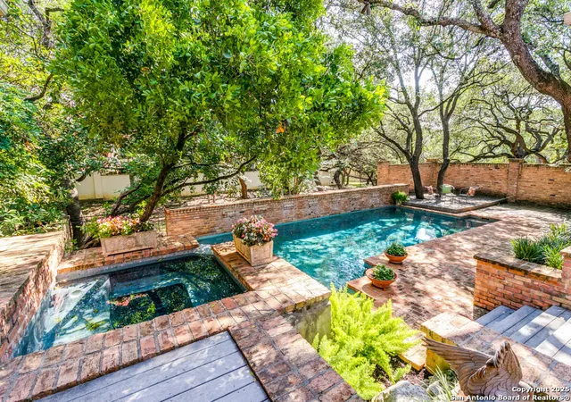 Photo 2 of Sale Pending at 11607 Elm Ridge Rd, San Antonio, TX 78230 | MLS# 1938029 | Listing updated on 2026-04-12