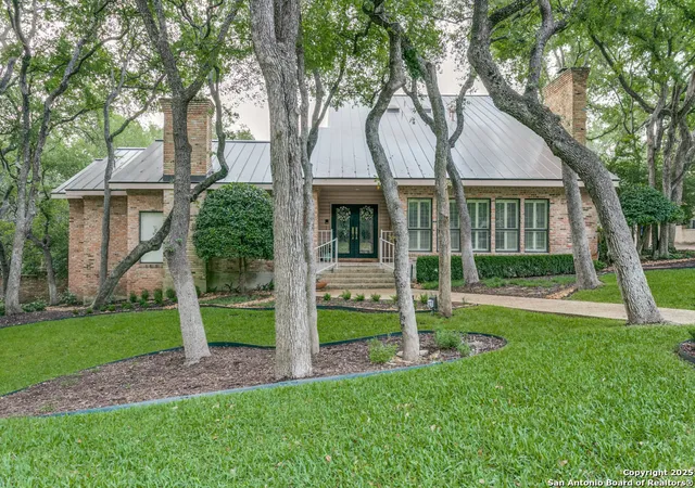 Photo 3 of Sale Pending at 11607 Elm Ridge Rd, San Antonio, TX 78230 | MLS# 1938029 | Listing updated on 2026-04-12