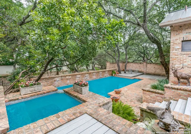 Photo 1 of Sale Pending at 11607 Elm Ridge Rd, San Antonio, TX 78230 | MLS# 1938029 | Listing updated on 2026-04-12