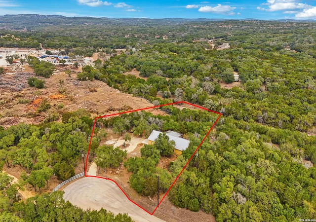 Photo 1 of Single family home for sale at 200 Creekwood Ct, Spring Branch, TX 78070 | MLS# 1938129 | Listing updated on 2026-04-20