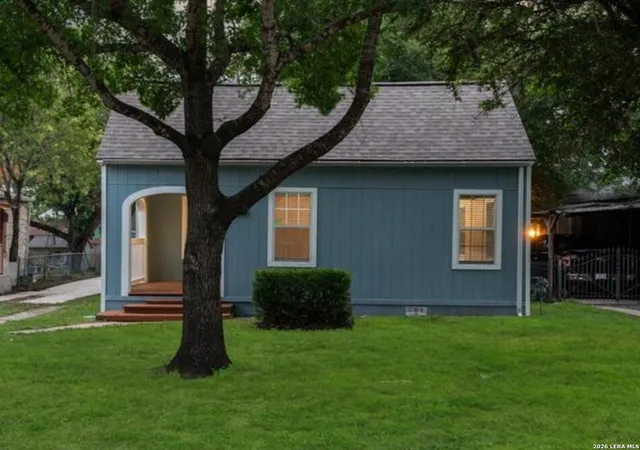 Homes for sale in San Antonio, TX | 1806 W Mistletoe Ave, San Antonio, TX 78201 | MLS# 1938135