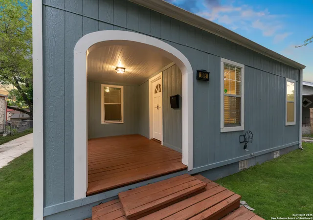 Homes for sale in San Antonio, TX | 1806 W Mistletoe Ave, San Antonio, TX 78201 | MLS# 1938135