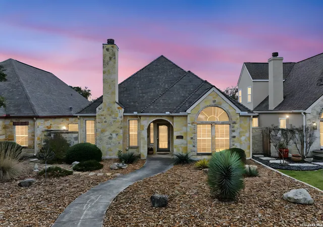 Photo 1 of Single family home for sale at 329 W Bandera, Boerne, TX 78006 | MLS# 1938209 | Listing updated on 2026-09-11