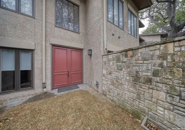 Listing Photo 2 - Condo for sale in building located at 8000 Donore, San Antonio, TX 78229 - Unit #10
