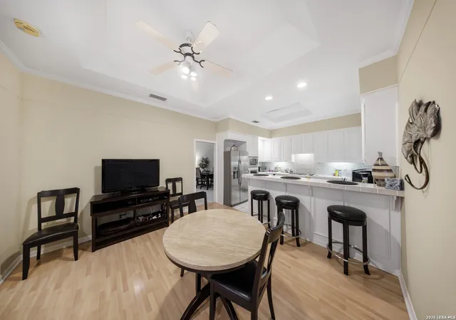 Listing Photo 3 - Condo for sale in building located at 8000 Donore, San Antonio, TX 78229 - Unit #10