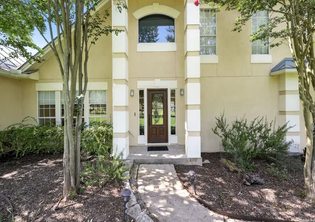 Photo 2 of Sale Pending at 731 Vista Ridge, Canyon Lake, TX 78133 | MLS# 1938338 | Listing updated on 2026-05-04