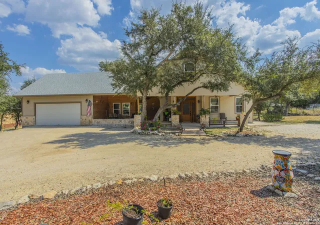 Photo 1 of Single family home for sale at 1994 Lakeview, Canyon Lake, TX 78133 | MLS# 1938339 | Listing updated on 2026-04-08