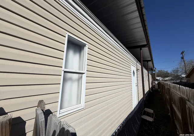 Photo 3 of Single family home for sale at 405 E Tullos, Three Rivers, TX 78071 | MLS# 1938349 | Listing updated on 2026-06-01