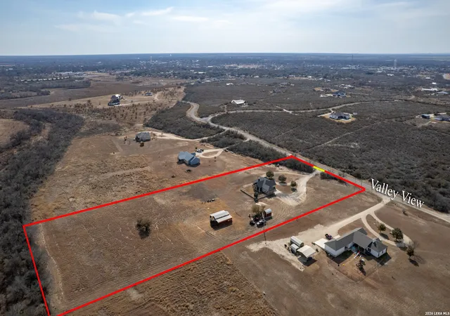 42nd image of 8 Valley, Uvalde, TX 78801 | MLS# 1938352