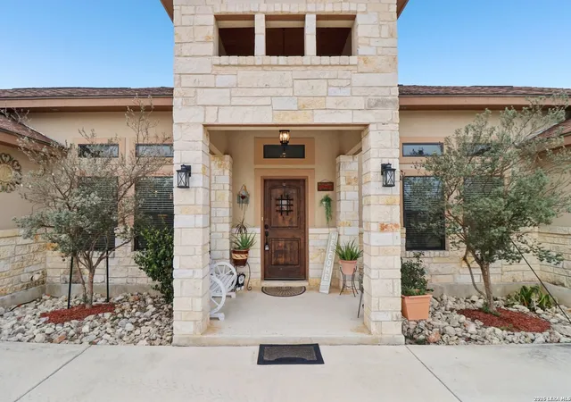 Photo 4 of Sale Pending at 311 Abrego Lake, Floresville, TX 78114 | MLS# 1938378 | Listing updated on 2026-08-29