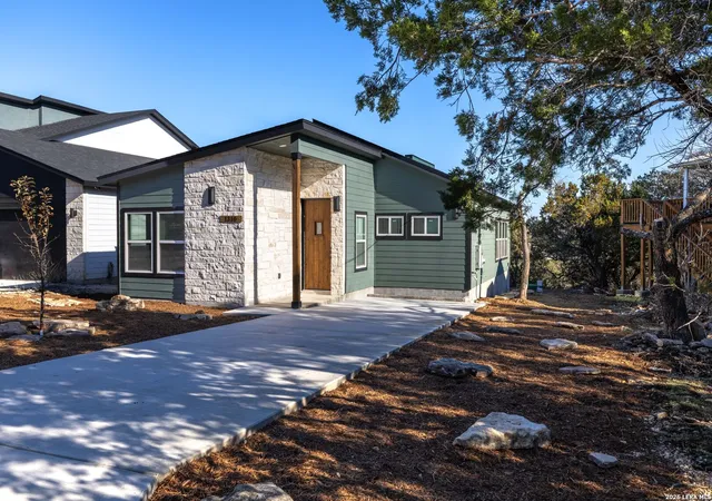 Photo 2 of Sale Pending at 1310 Mountain Top, Canyon Lake, TX 78133 | MLS# 1938391 | Listing updated on 2026-08-28