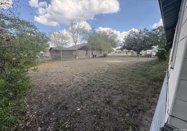 23rd image of 104 Charles, George West, TX 78022 | MLS# 1938480