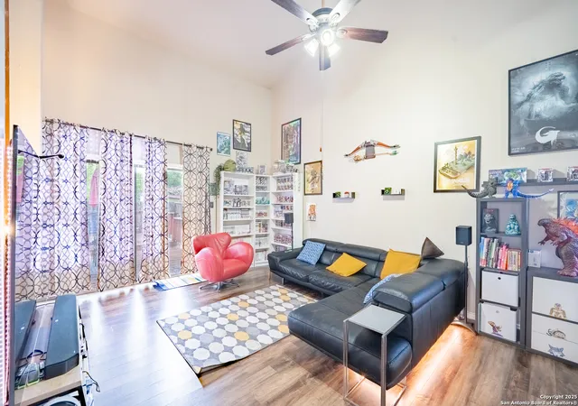 Photo 3 of Single family home for sale at 6405 Honey Hill, San Antonio, TX 78229 | MLS# 1938493 | Listing updated on 2026-04-20