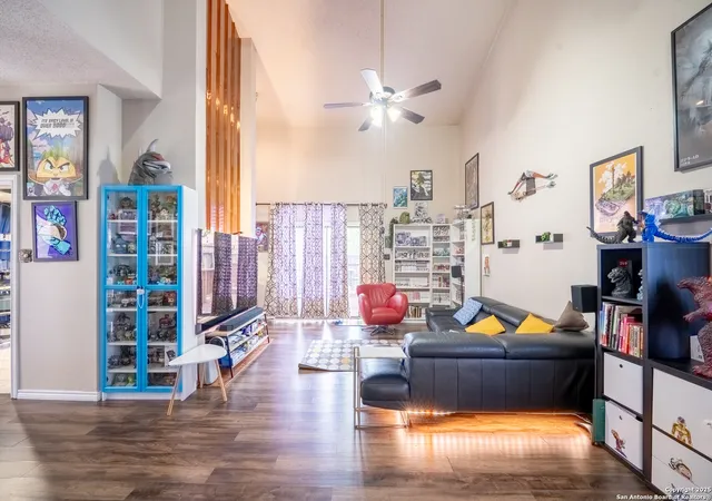 Photo 3 of Single family home for sale at 6405 Honey Hill, San Antonio, TX 78229 | MLS# 1938493 | Listing updated on 2026-04-20