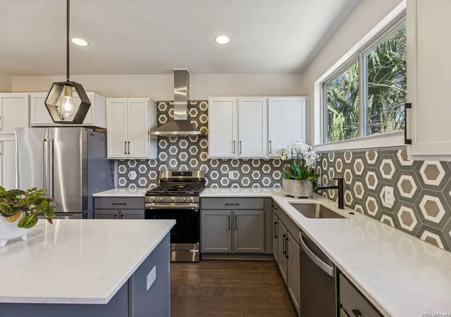 2nd image of 130 Rose Ln #102, San Antonio, TX 78212 | MLS# 1938509