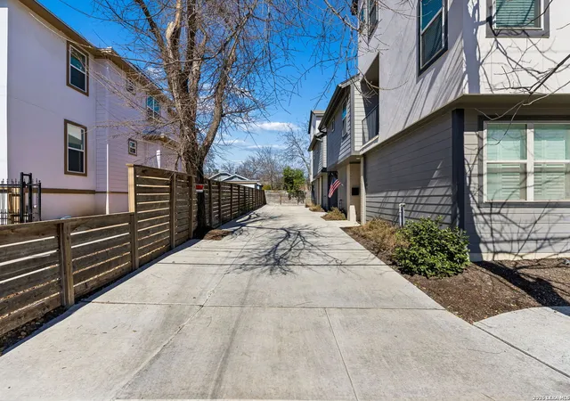 43rd image of 130 Rose Ln #102, San Antonio, TX 78212 | MLS# 1938509