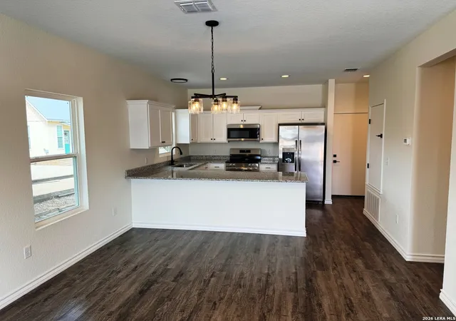 4th image of 600A 10Th, Bandera, TX 78003 | MLS# 1938615