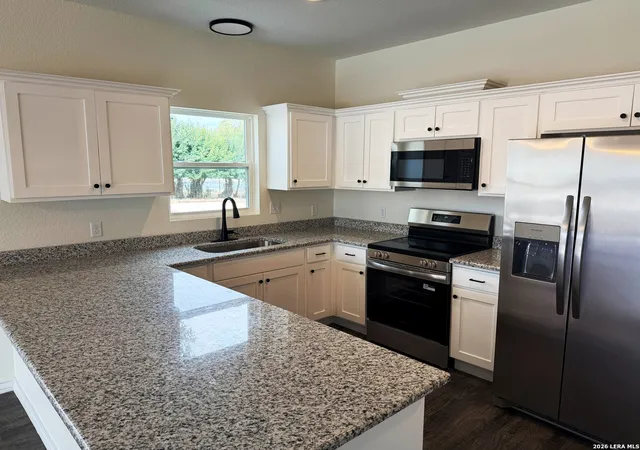 5th image of 600A 10Th, Bandera, TX 78003 | MLS# 1938615