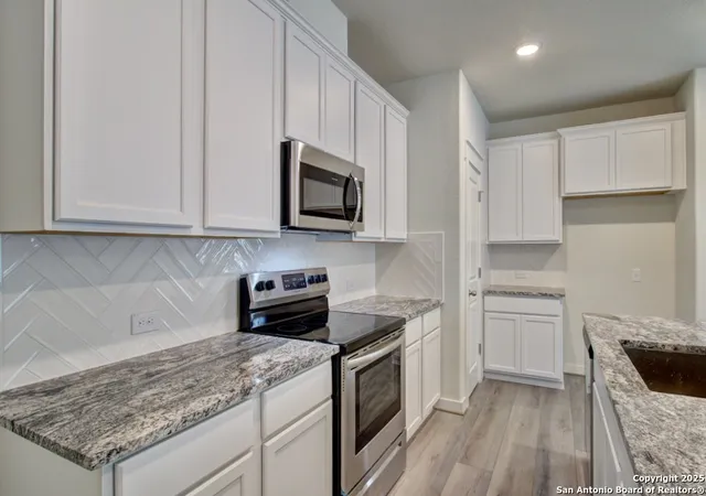 Photo 3 of Sale Pending at 2502 White Daisy Hl, Converse, TX 78109 | MLS# 1938625 | Listing updated on 2026-02-12