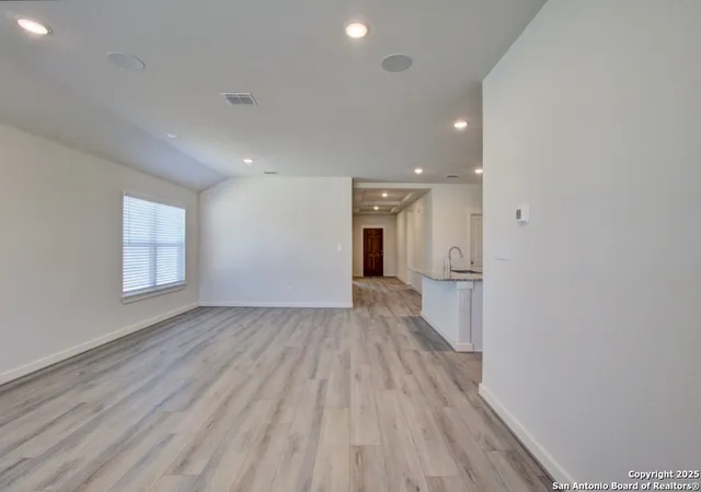 Photo 4 of Sale Pending at 2502 White Daisy Hl, Converse, TX 78109 | MLS# 1938625 | Listing updated on 2026-02-12