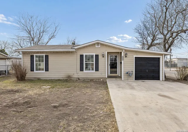 Photo 1 of Sale Pending at 114 E Hutchins Pl, San Antonio, TX 78221 | MLS# 1938676 | Listing updated on 2026-03-23
