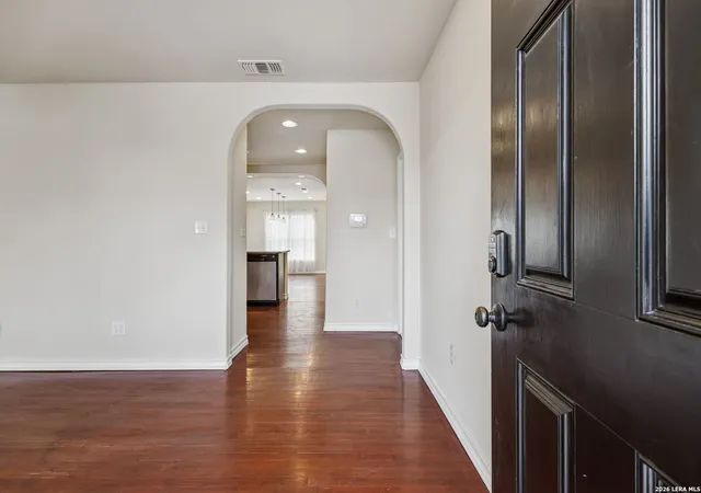 Photo 4 of Sale Pending at 114 E Hutchins Pl, San Antonio, TX 78221 | MLS# 1938676 | Listing updated on 2026-03-23