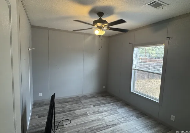Photo 4 of Single family home for sale at 4406 Lost Hills Dr, Elmendorf, TX 78112 | MLS# 1938698 | Listing updated on 2026-02-17