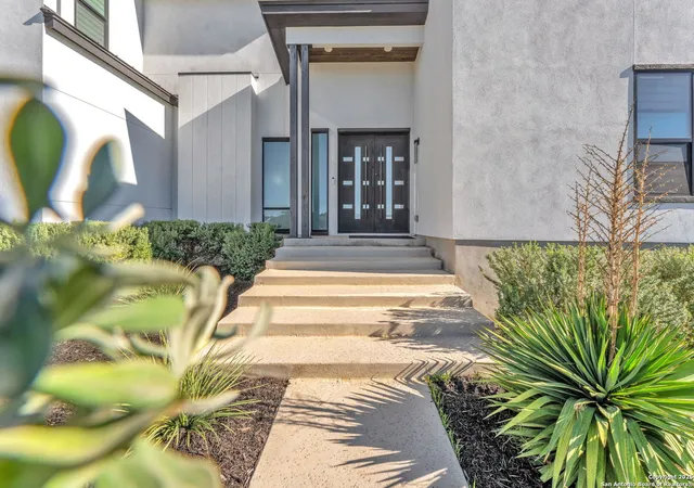 Photo 3 of Single family home for sale at 1347 Bordeaux, New Braunfels, TX 78132 | MLS# 1938771 | Listing updated on 2026-04-09