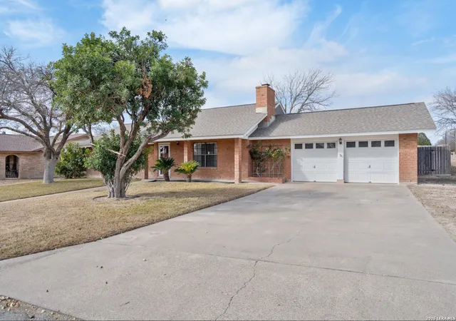 Photo 1 of Single family home for sale at 201 Peacepipe, Del Rio, TX 78840 | MLS# 1938798 | Listing updated on 2026-02-07