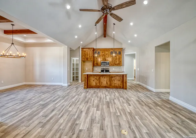 5th image of 239 Country Club Ln, Uvalde, TX 78801 | MLS# 1938927