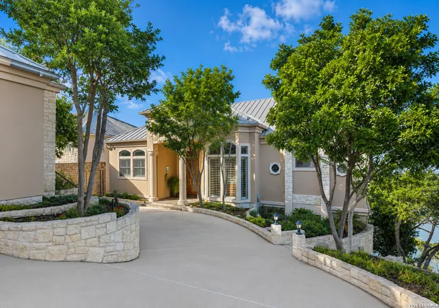 Photo 2 of Sale Pending at 985 Janet, Canyon Lake, TX 78133 | MLS# 1938943 | Listing updated on 2026-09-18