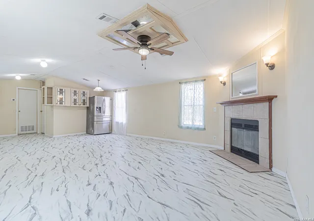 Photo 4 of Sale Pending at 18065 County Rd 163, Elmendorf, TX 78112 | MLS# 1938993 | Listing updated on 2026-08-19