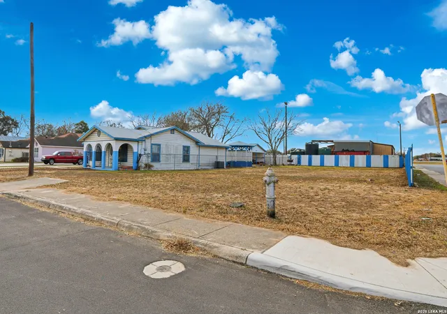 Photo 3 of Land for sale at 2703 Wayne, San Antonio, TX 78222 | MLS# 1939000 | Listing updated on 2026-02-27