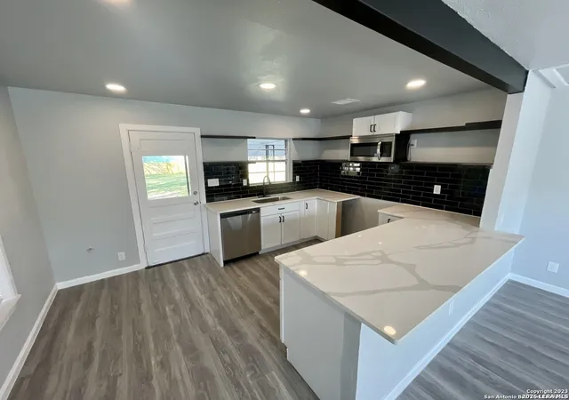 Photo 3 of Sale Pending at 1027 Nolan, San Antonio, TX 78202 | MLS# 1939025 | Listing updated on 2026-03-24