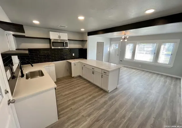 Photo 4 of Sale Pending at 1027 Nolan, San Antonio, TX 78202 | MLS# 1939025 | Listing updated on 2026-03-24