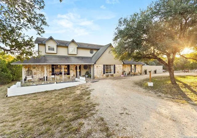 2nd image of 1501 Buffalo Springs, New Braunfels, TX 78132 | MLS# 1939079