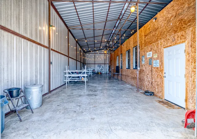 5th image of 247 Marsh, Uvalde, TX 78801 | MLS# 1939106