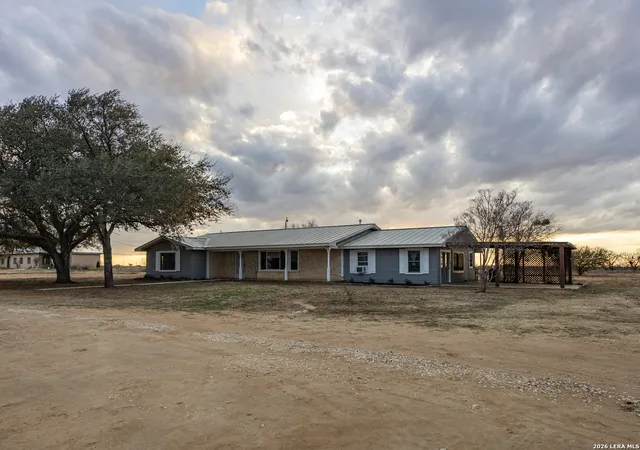 Photo 4 of Sale Pending at 19749 State Hwy 16 S, Von Ormy, TX 78073 | MLS# 1939108 | Listing updated on 2026-03-31