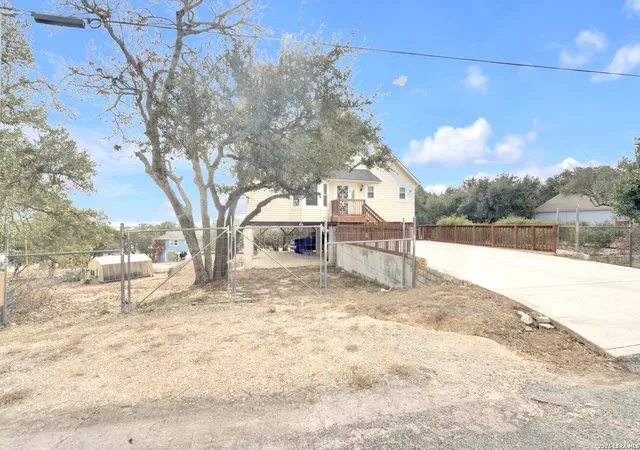 Photo 2 of Single family home for sale at 450 Stagecoach, Canyon Lake, TX 78133 | MLS# 1939115 | Listing updated on 2026-03-31