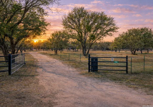 2nd image of 706 Quail, Lytle, TX 78052 | MLS# 1939134