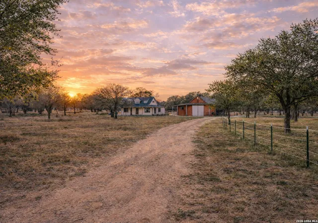 3rd image of 706 Quail, Lytle, TX 78052 | MLS# 1939134